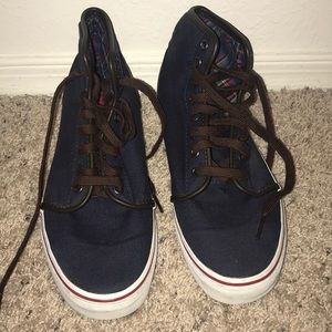 Men’s 9.5 High Top Vans Shoe